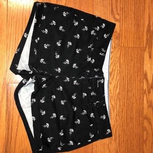 Black floral shorts SIZE: 0
